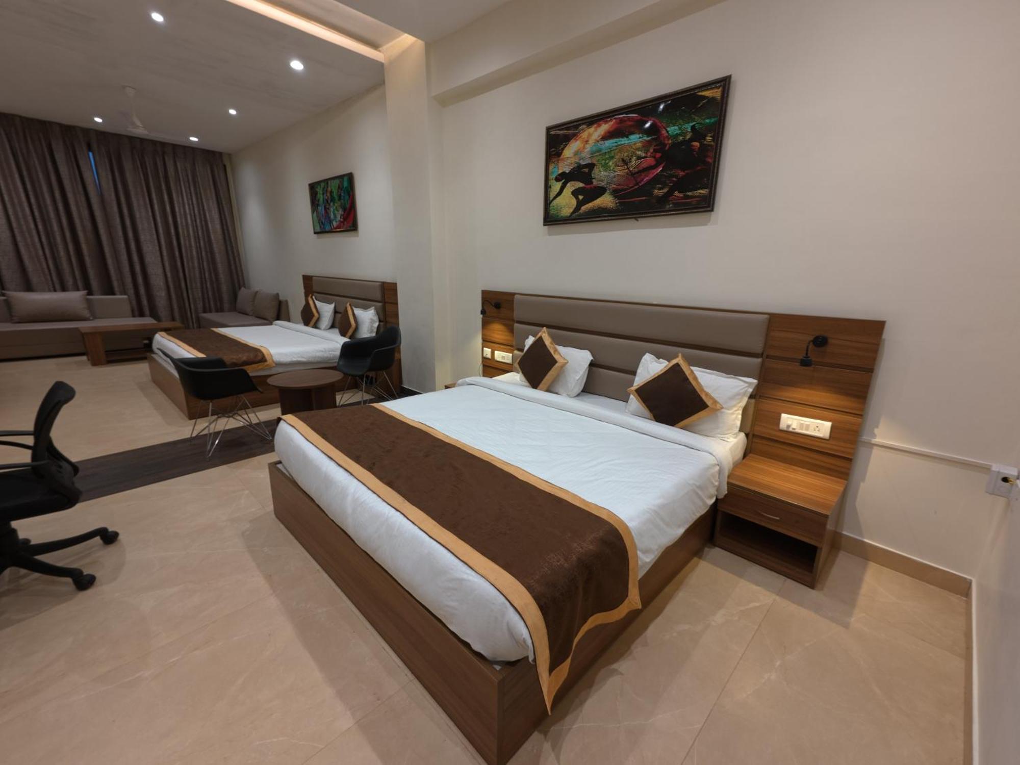 Neelam Orchid Hotel Kanpur Bagian luar foto
